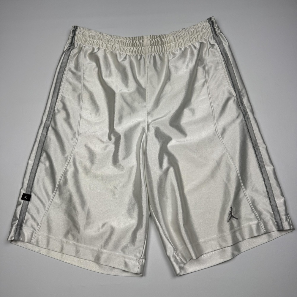 Jordan Shorts Mens Medium White Athletic Basketball 10 Inseam Shimmer